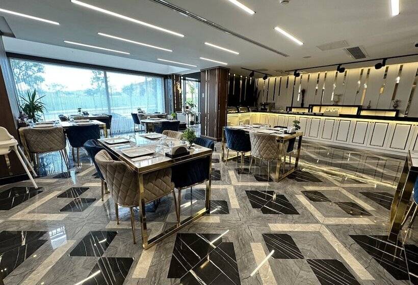 Trademark Collection By Wyndham Operla Airport Hotels