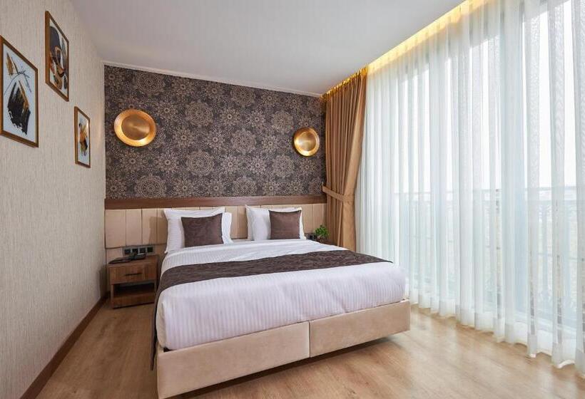 Trademark Collection By Wyndham Operla Airport Hotels