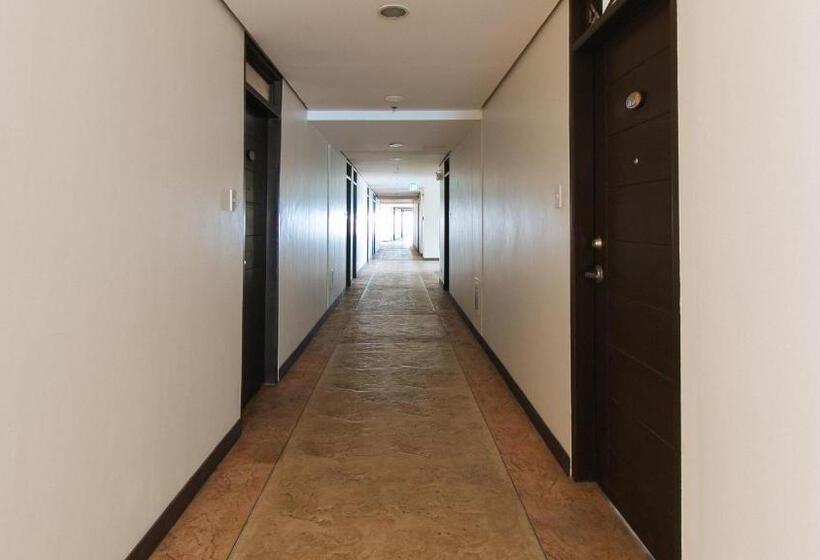 בית מלון כפרי Reddoorz Plus @ Cuarto Verde Staycation