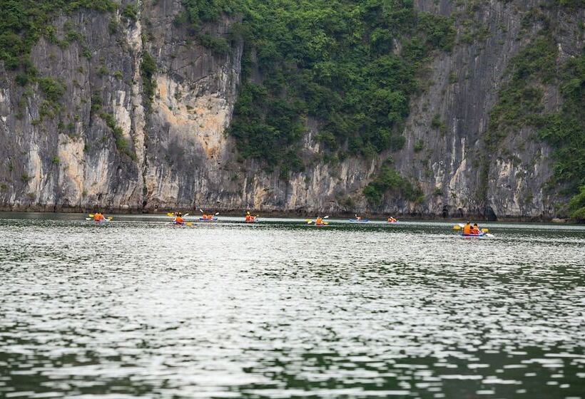 هتل Verdure Lotus Classic Cruise