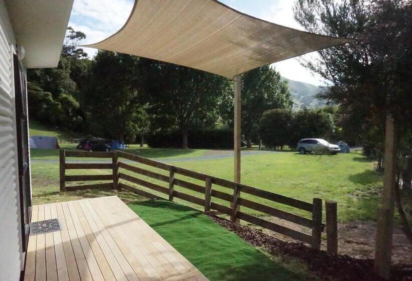 膳宿费 Cable Bay Farm