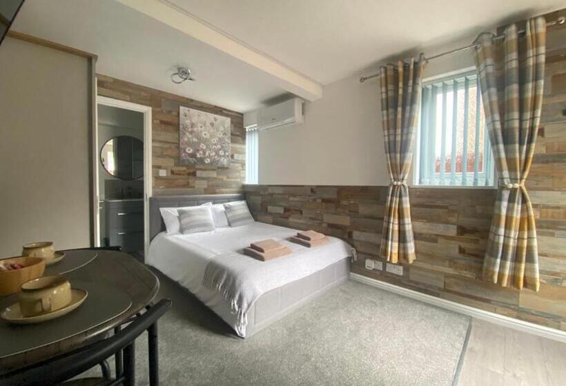 بنسيون Cristina Modern