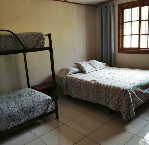 بنسيون Gaia Lodge