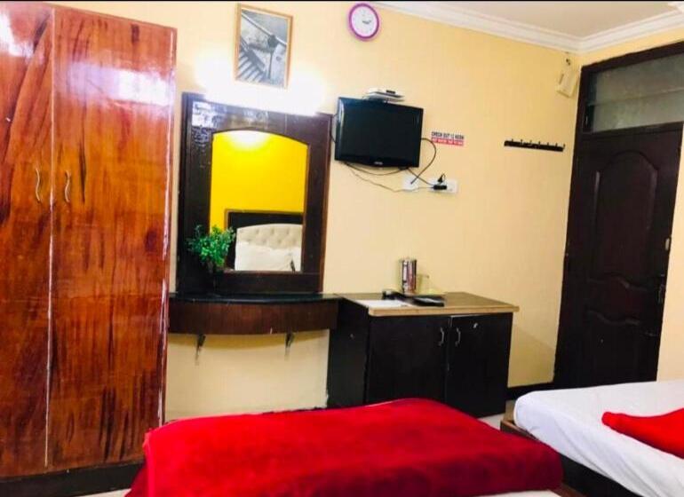 پانسیون Mystique Inn Ooty