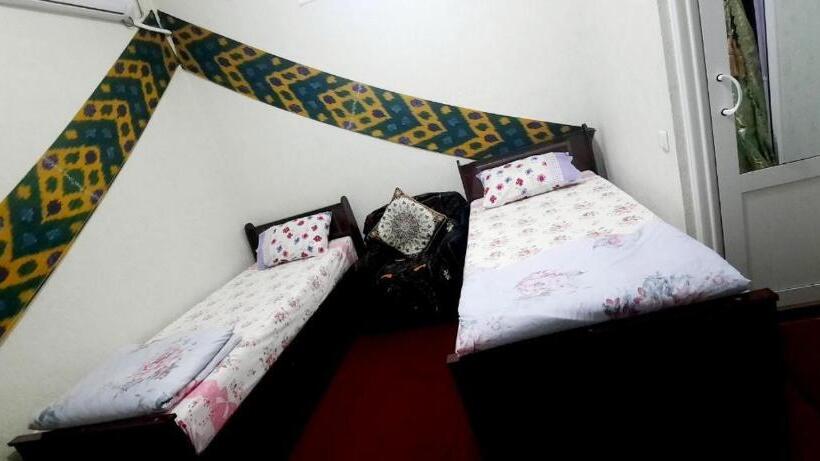 פנסיון Tohir Ota Guest House