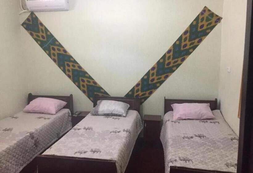 פנסיון Tohir Ota Guest House