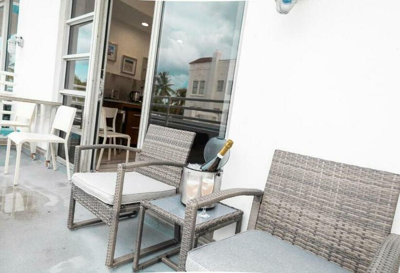 Rooftop Pool Suite With King Bed In Ocean Dr C303