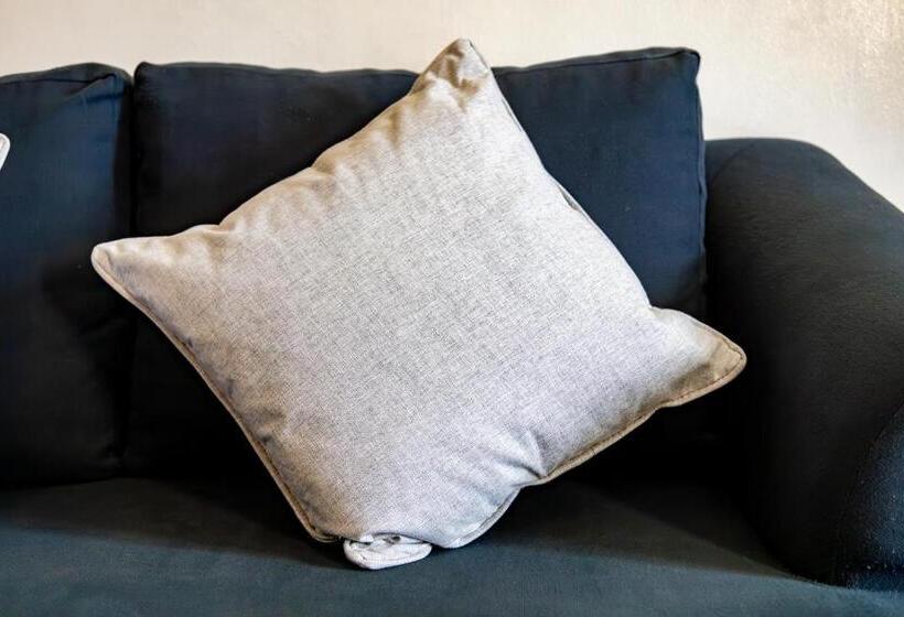 Spacious Penthouse Near Naia With 24 7 Convenience