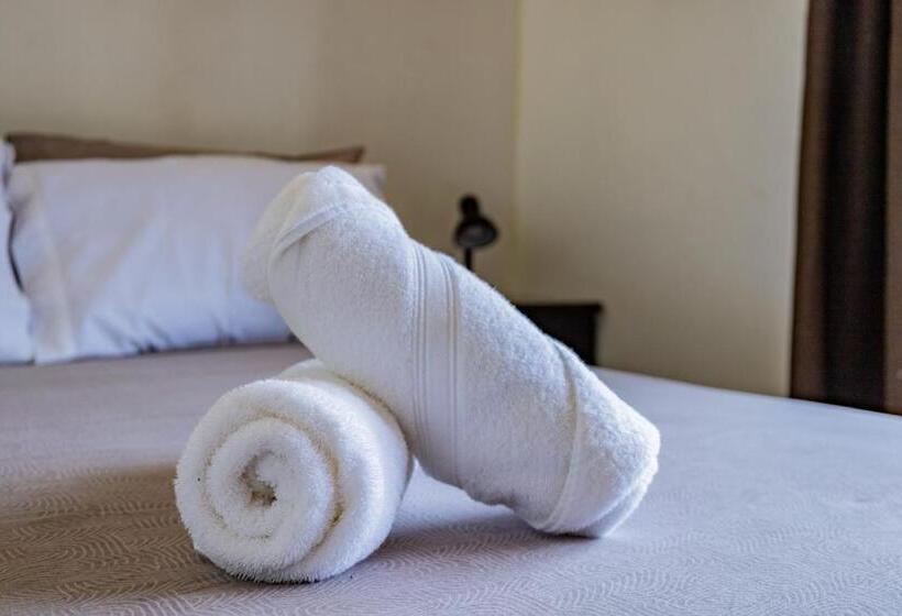 Spacious Penthouse Near Naia With 24 7 Convenience