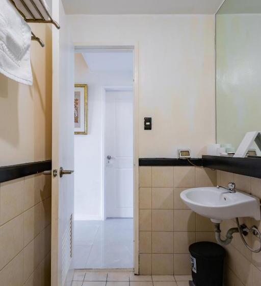 Spacious Penthouse Near Naia With 24 7 Convenience