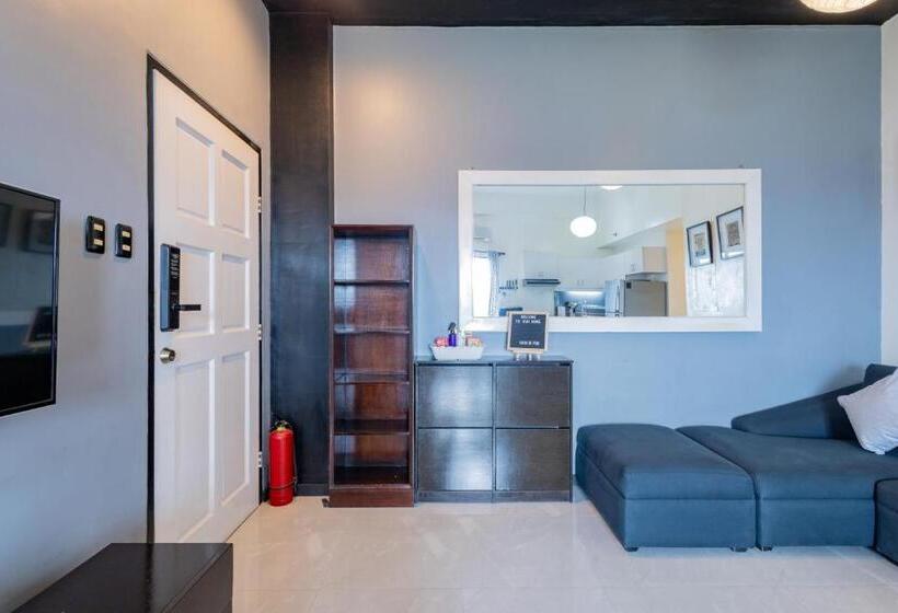 Spacious Penthouse Near Naia With 24 7 Convenience