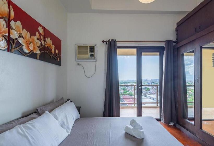 Spacious Penthouse Near Naia With 24 7 Convenience