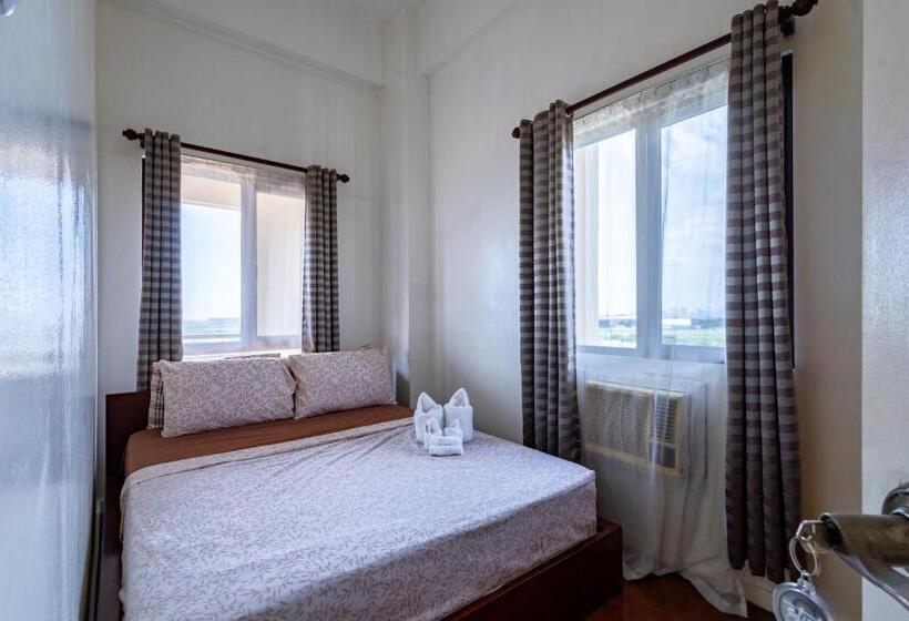 Spacious Penthouse Near Naia With 24 7 Convenience