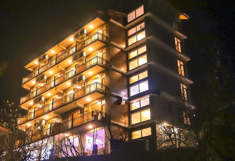 Smuggler Resort Near Khatusham & Hadimba Temple With Parking & Swimming Pool