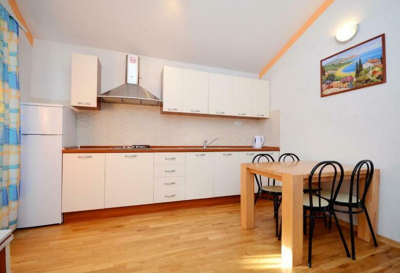 Apartments And Rooms Stipe