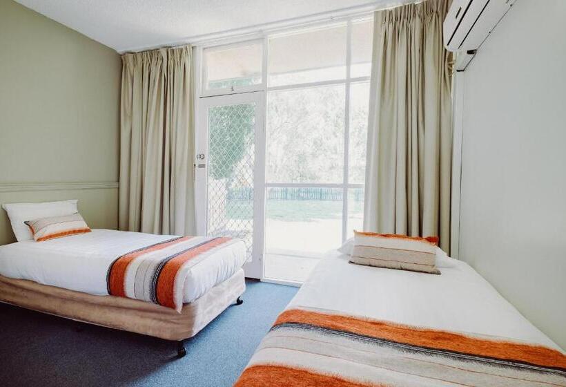 Artesian Spa Motel