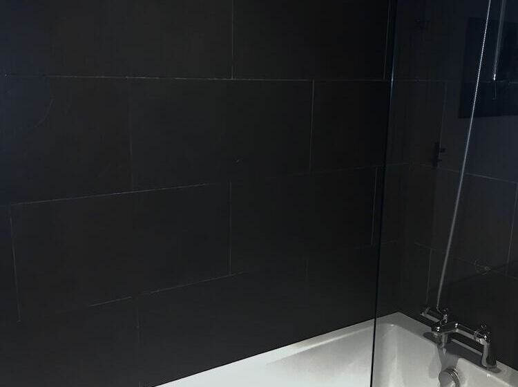 여관 The Selsey Arms