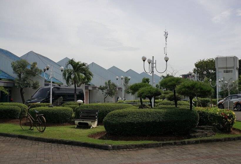 ホテル New Puri Garden Bandara Semarang