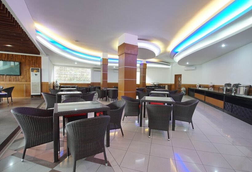 ホテル New Puri Garden Bandara Semarang