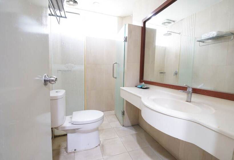 ホテル New Puri Garden Bandara Semarang