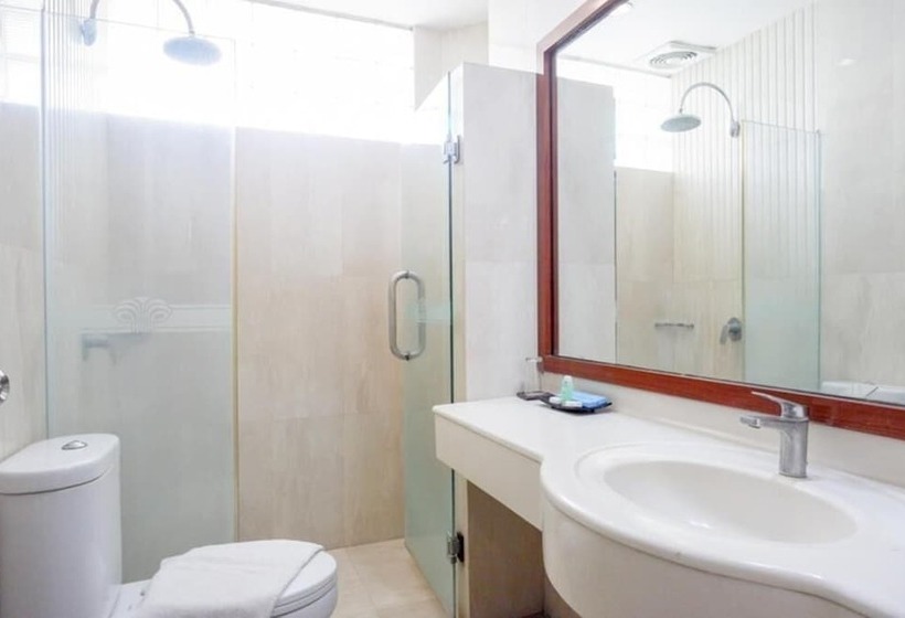 ホテル New Puri Garden Bandara Semarang