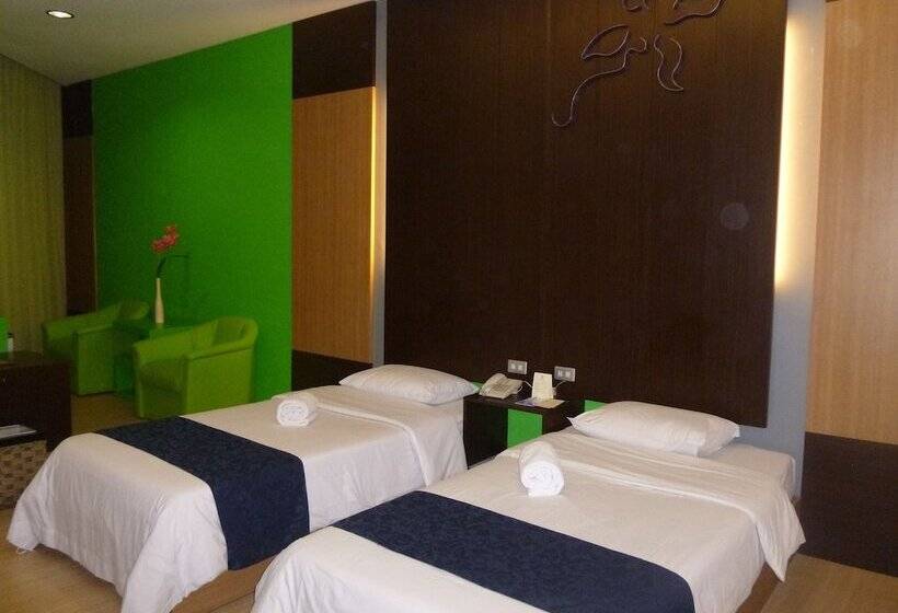 ホテル New Puri Garden Bandara Semarang