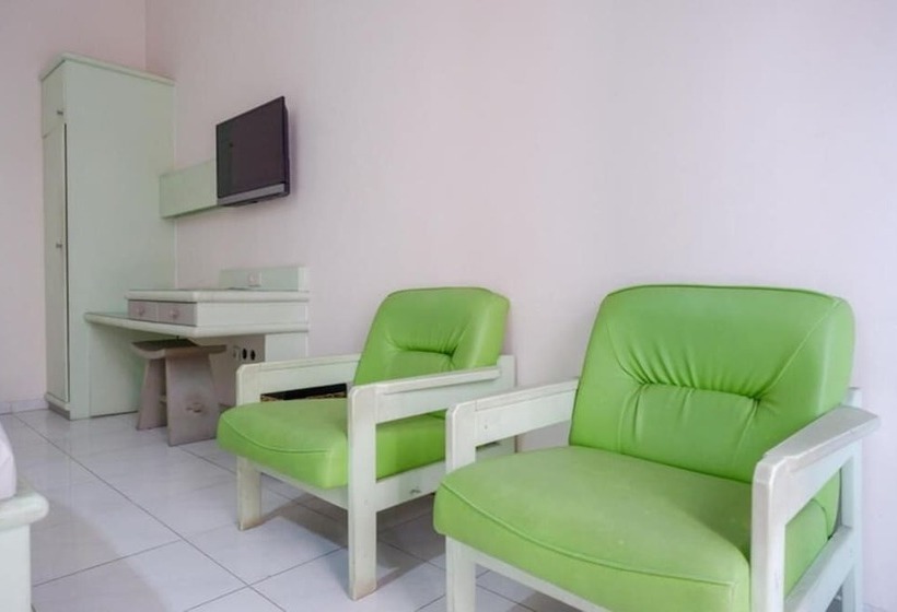 ホテル New Puri Garden Bandara Semarang