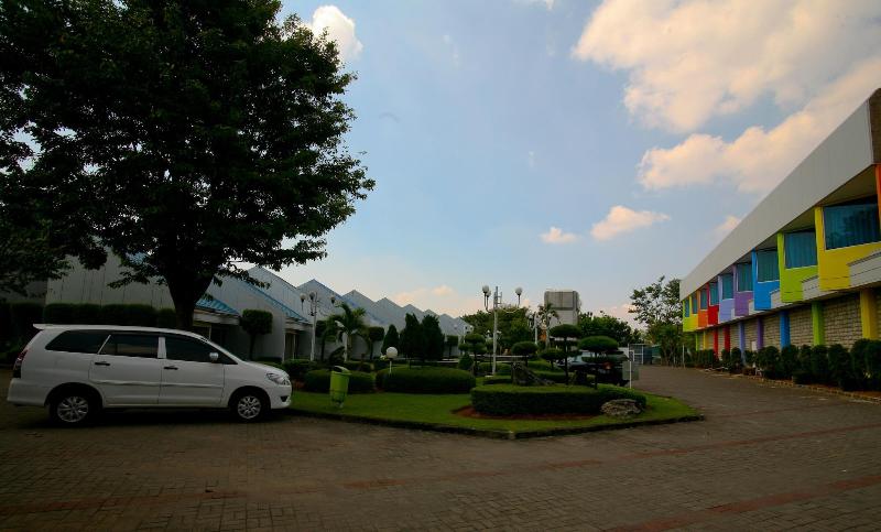 ホテル New Puri Garden Bandara Semarang