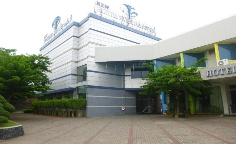 ホテル New Puri Garden Bandara Semarang
