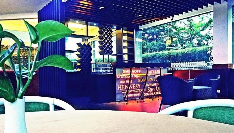 ホテル New Puri Garden Bandara Semarang