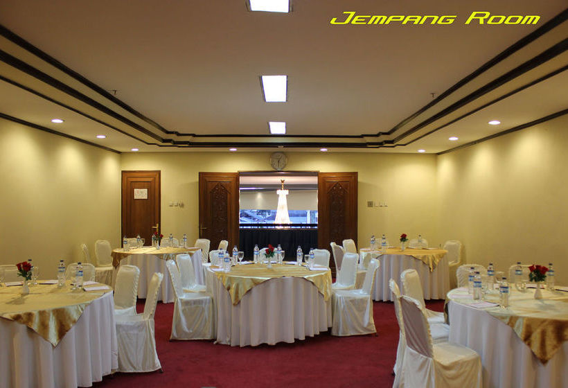 Benakutai Hotel And Apartemen