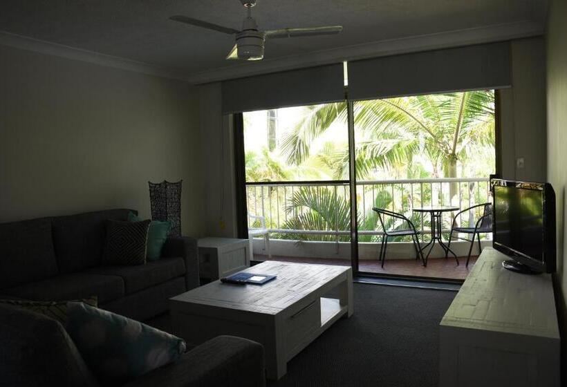 Отель Copacabana Apartments