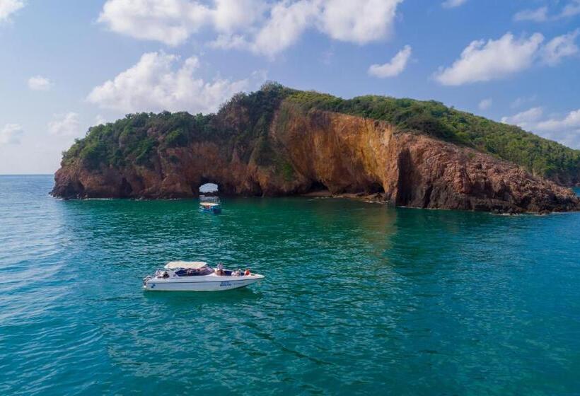 Coral Hotel Bangsaphan