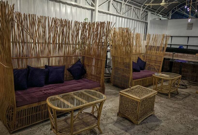 هتل Damnak Riverside Villa