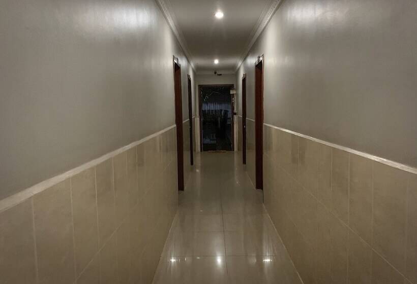 هتل Damnak Riverside Villa