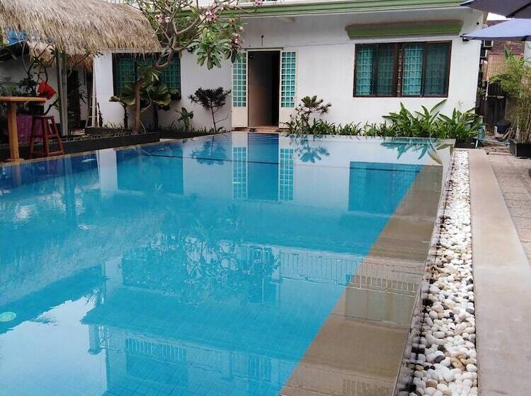 هتل Damnak Riverside Villa