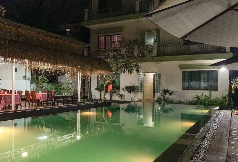 هتل Damnak Riverside Villa