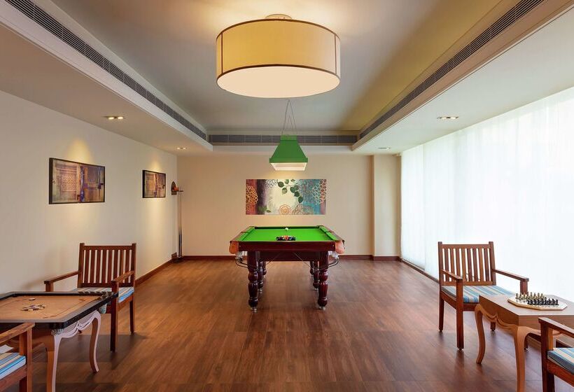 هتل Doubletree By Hilton  Agra