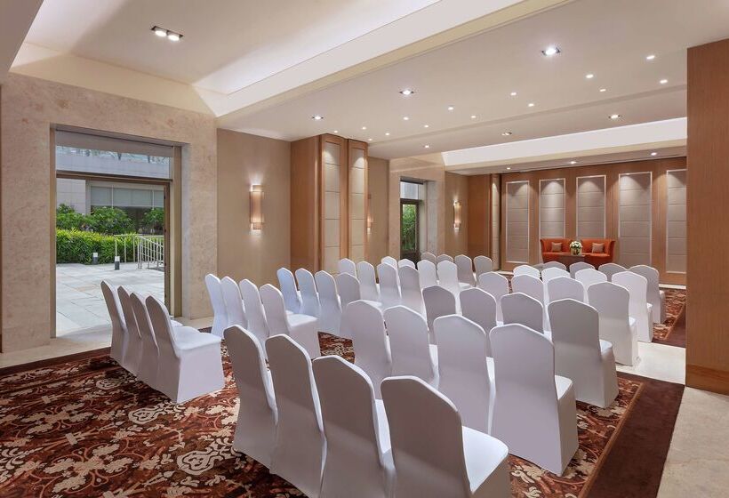 هتل Doubletree By Hilton  Agra