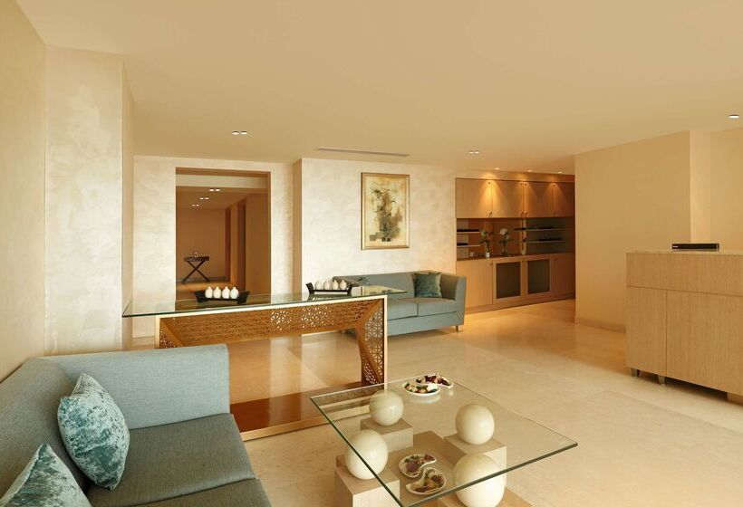 هتل Doubletree By Hilton  Agra