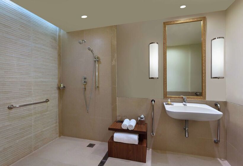 هتل Doubletree By Hilton  Agra