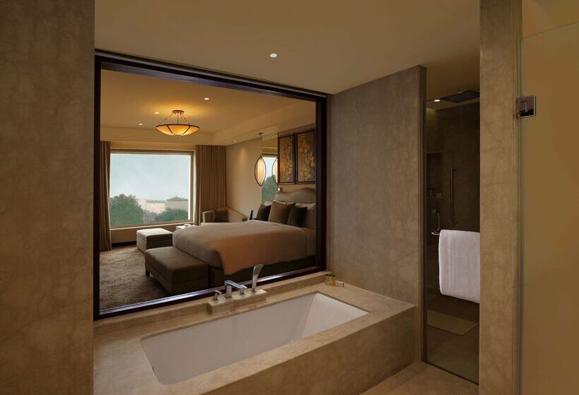 هتل Doubletree By Hilton  Agra