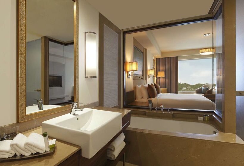 هتل Doubletree By Hilton  Agra