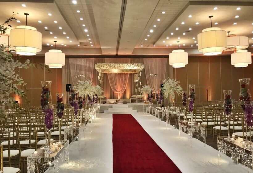 فندق Embassy Suites By Hilton Chicago Naperville