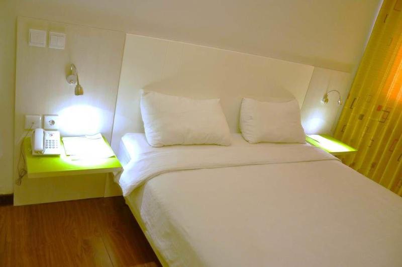 호텔 Everbright Ambon