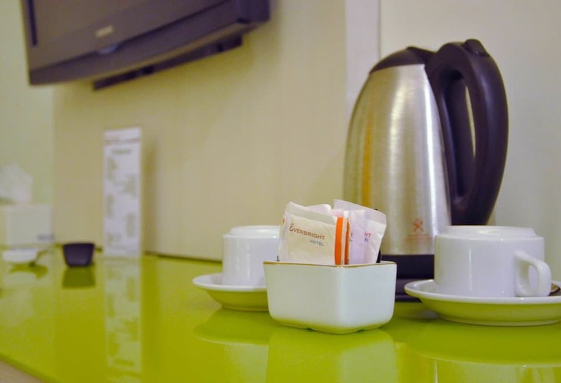 호텔 Everbright Ambon