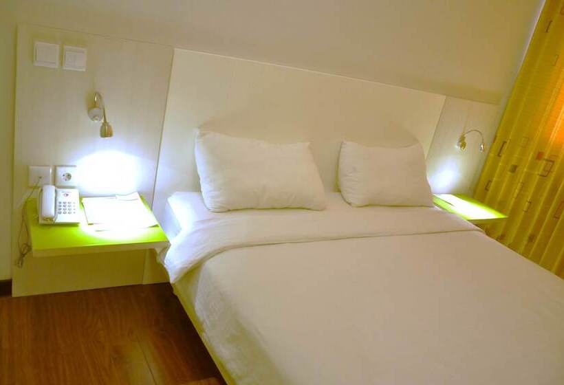 호텔 Everbright Ambon