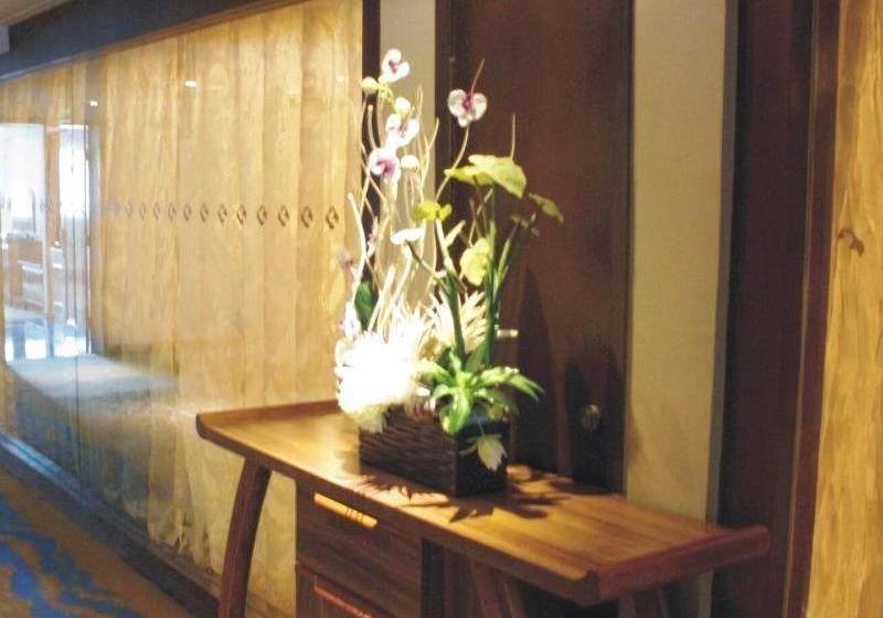 هتل Excemon Xinjiang Yilite