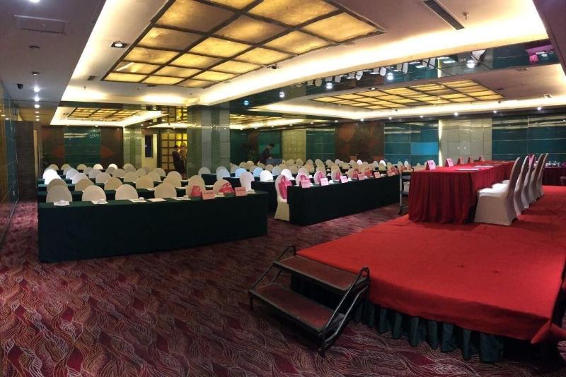 هتل Excemon Xinjiang Yilite