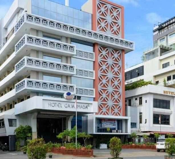 호텔 Gajahmada